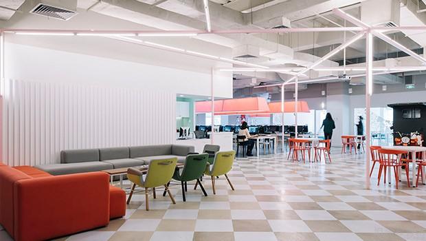 商务英语培训线上还是线下_培养商务英语能力_商务英语学习课程