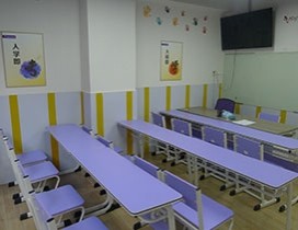宽敞明亮的教室