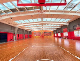 明亮的篮球馆