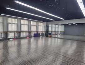 宽敞的舞蹈教室