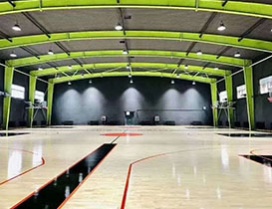 明亮的篮球馆
