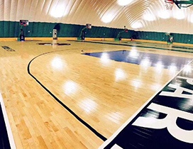 宽敞的篮球馆