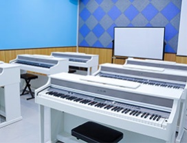 钢琴训练室