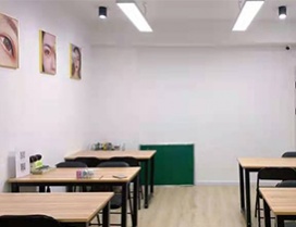 整洁宽敞的教室